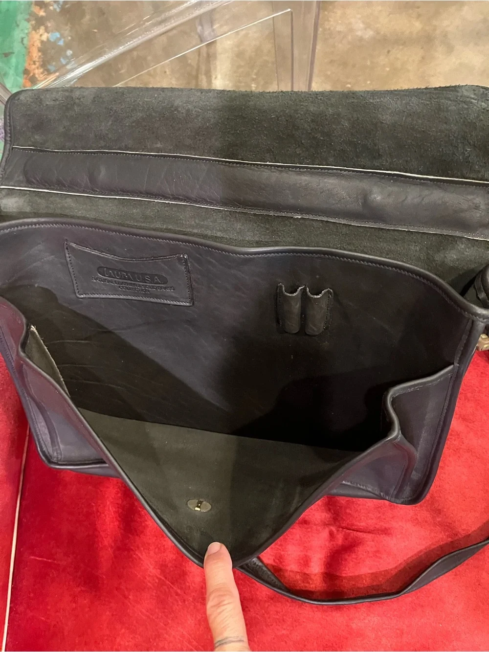 Laura USA Classic Black Leather Messenger Bag -